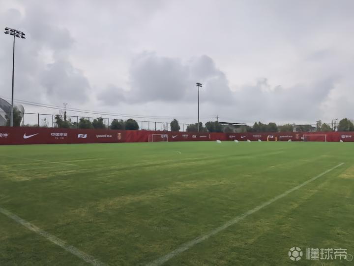 洛杉矶银河赛前训练图集