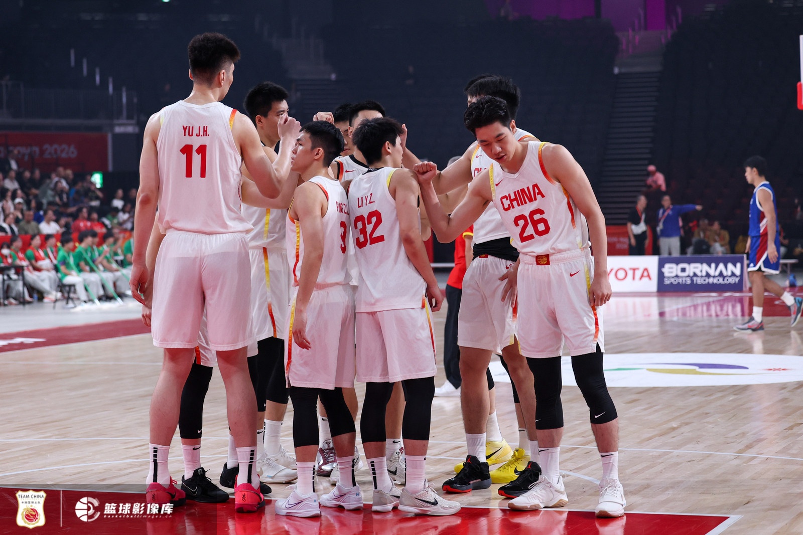 U23男足官方阵型442：：中场依木兰同伴吴曦，锋线向余望蒯纪闻